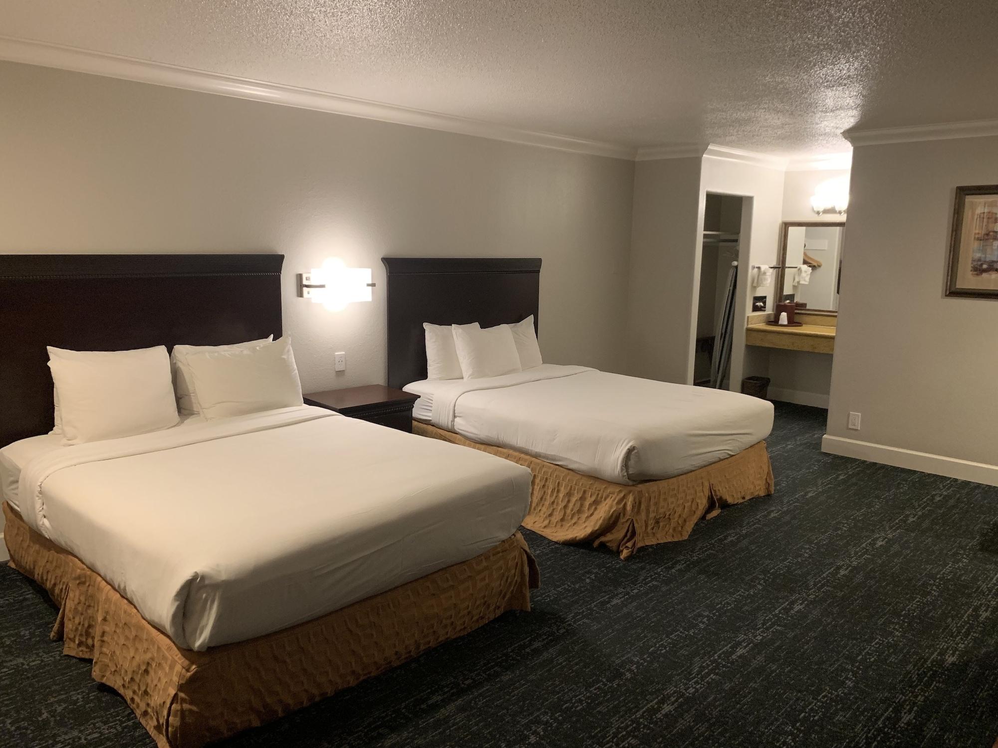 Stargazer Inn And Suites Monterey Ngoại thất bức ảnh